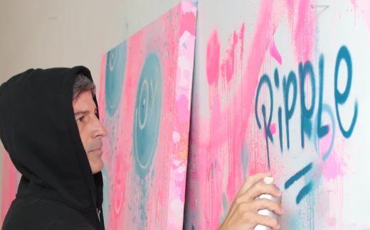 Andre Saraiva puffing ripple in his studio in Paris 